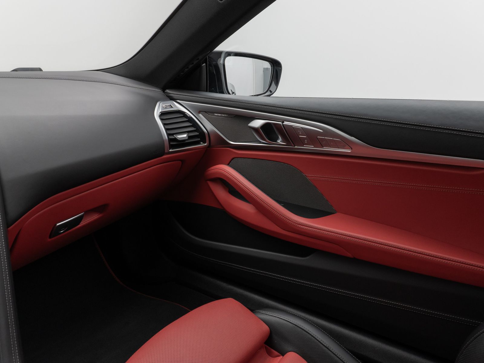 Fahrzeugabbildung BMW M850i xD Coupé 360°Laser HUD SoftCl Komfort 20"