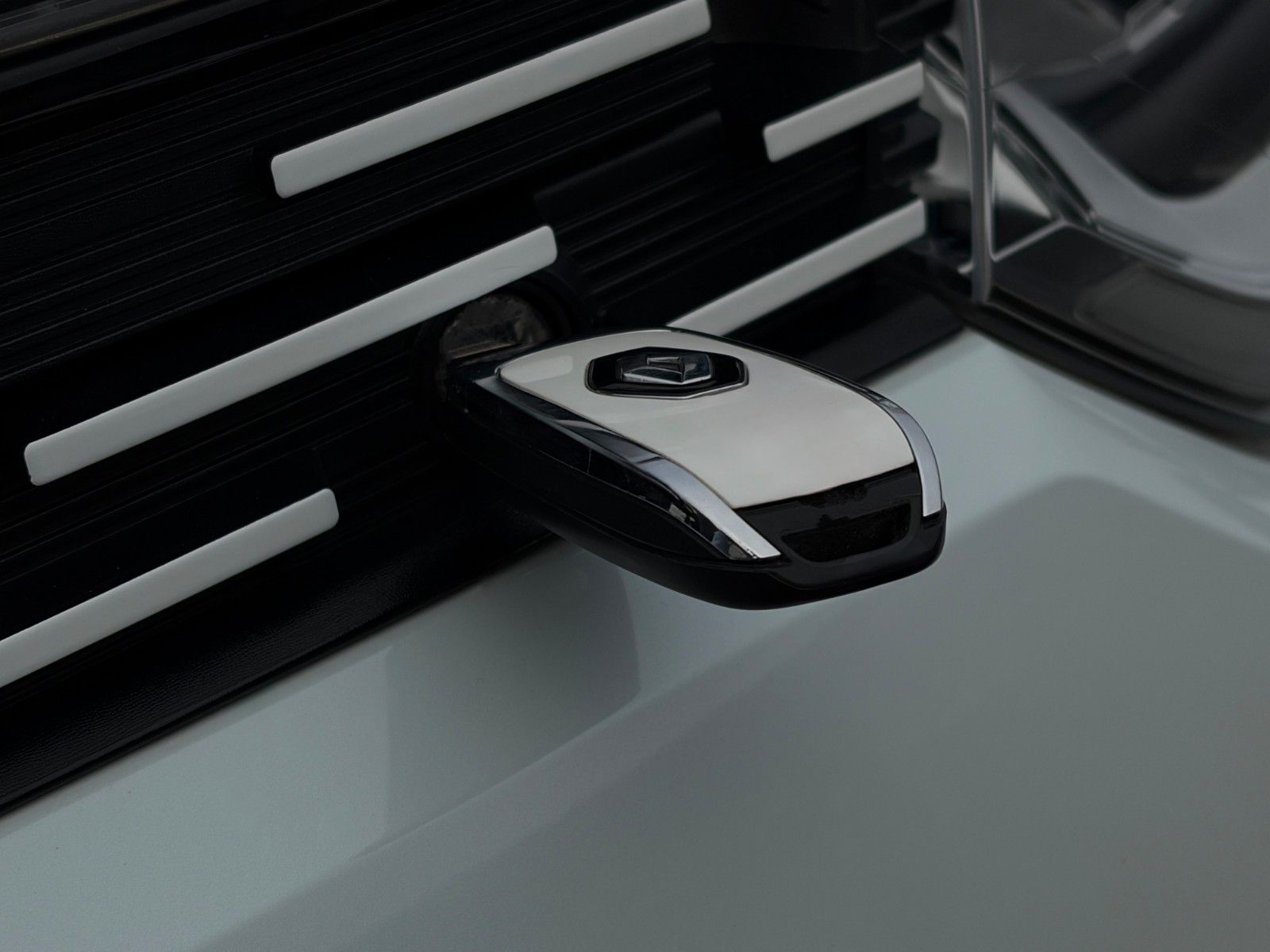 Fahrzeugabbildung Renault Twingo Vibes Electric Tempomat Carplay CAM SHZ