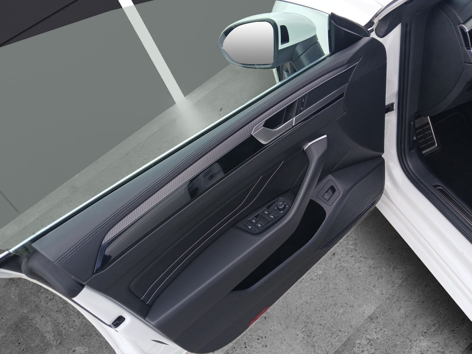 Fahrzeugabbildung Volkswagen Arteon SB TDI DSG R-Line 4M LED AHK Navi HUD ACC