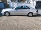 Mercedes-Benz W211 E280 3l 231PS mit 160562km - gebrauchte Mercedes-Benz E 280 aus dem Jahr 2006
