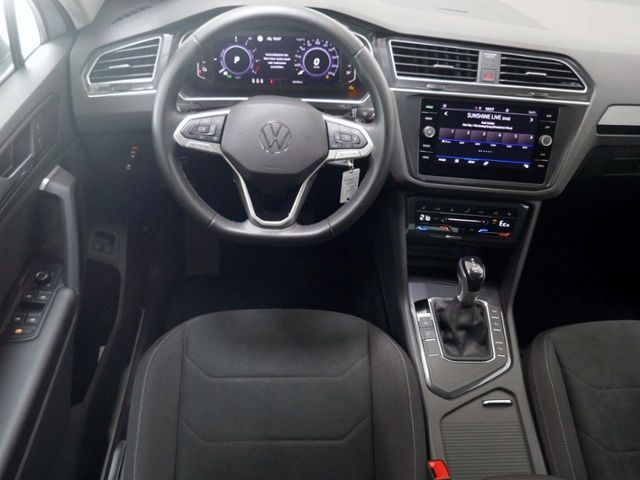 Fahrzeugabbildung Volkswagen Tiguan  Elegance 1.4 TSI eHybrid LED AHK RFK ACC