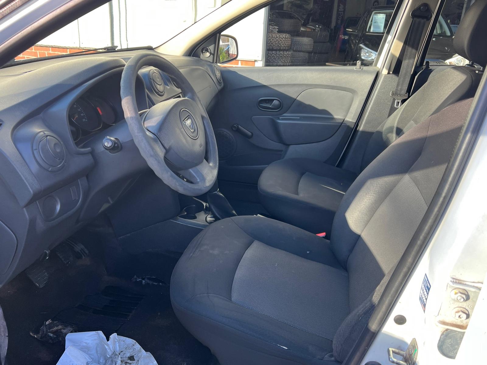 Dacia Logan 2015 — photo 10