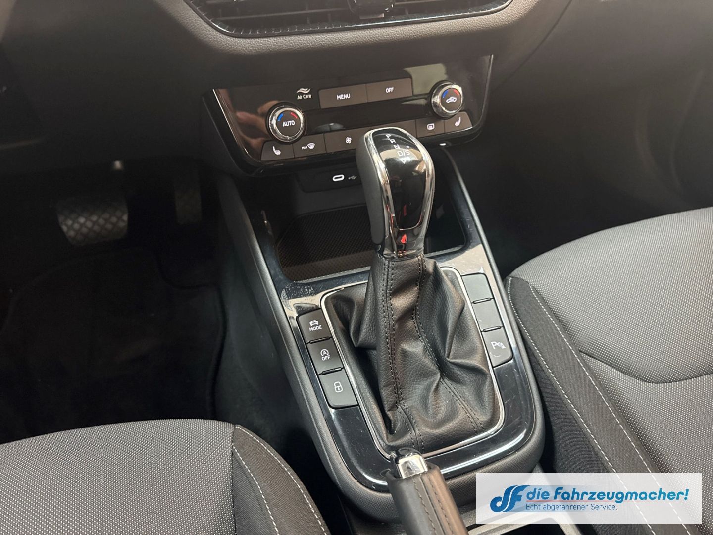 Fahrzeugabbildung SKODA Fabia Tour Automatik Navi DigiCockpit LED Apple