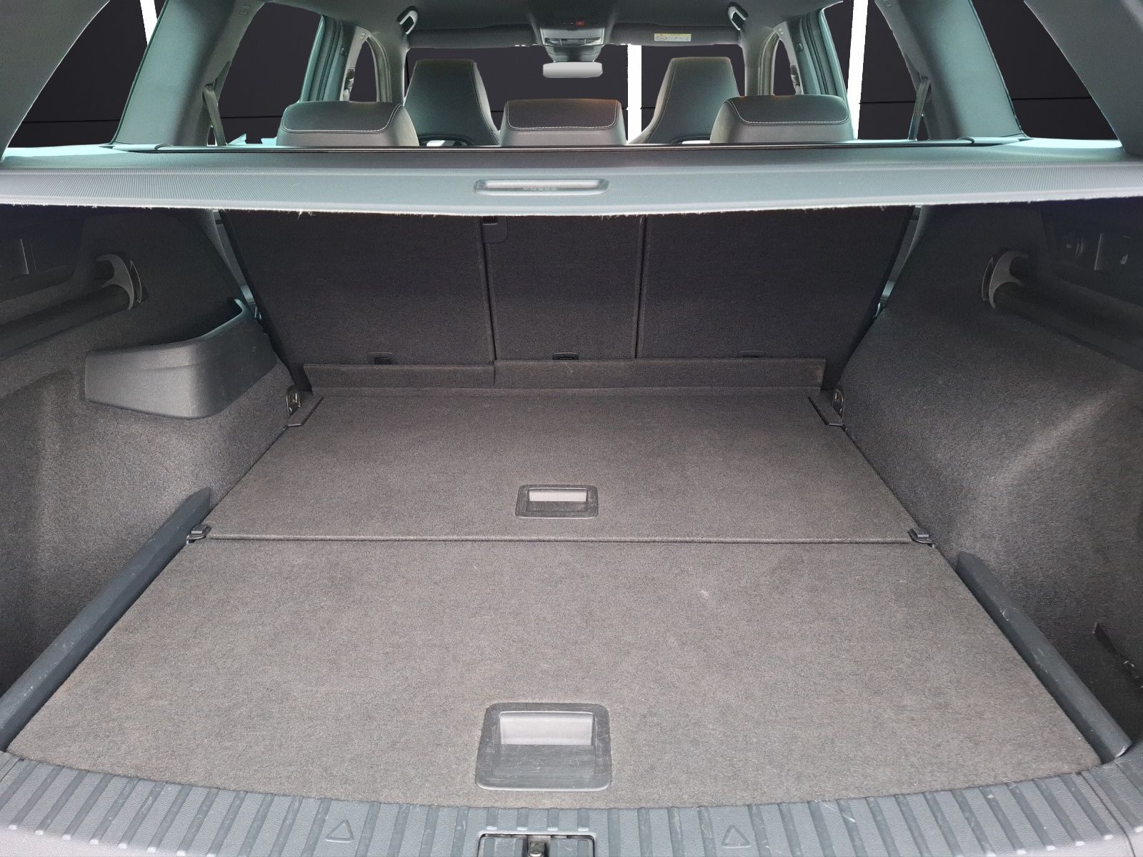 Fahrzeugabbildung SKODA Kodiaq TSI Sportline DSG Matrix Navi AID GRA PDC