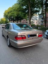 Mercedes-Benz Mercedes Benz E 200 Elegance, EINZIGARTIGE... - gebrauchte Mercedes-Benz E 200 aus dem Jahr 2001