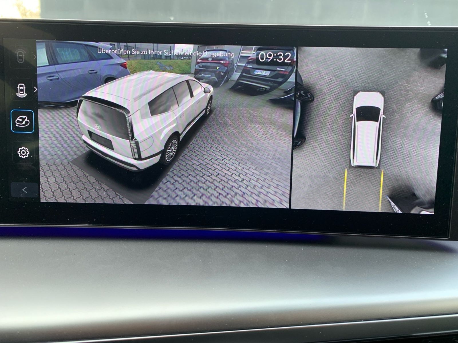 Fahrzeugabbildung Hyundai IONIQ 9 Uniq Elektro 110 kWh 4WD 7-Sitzer