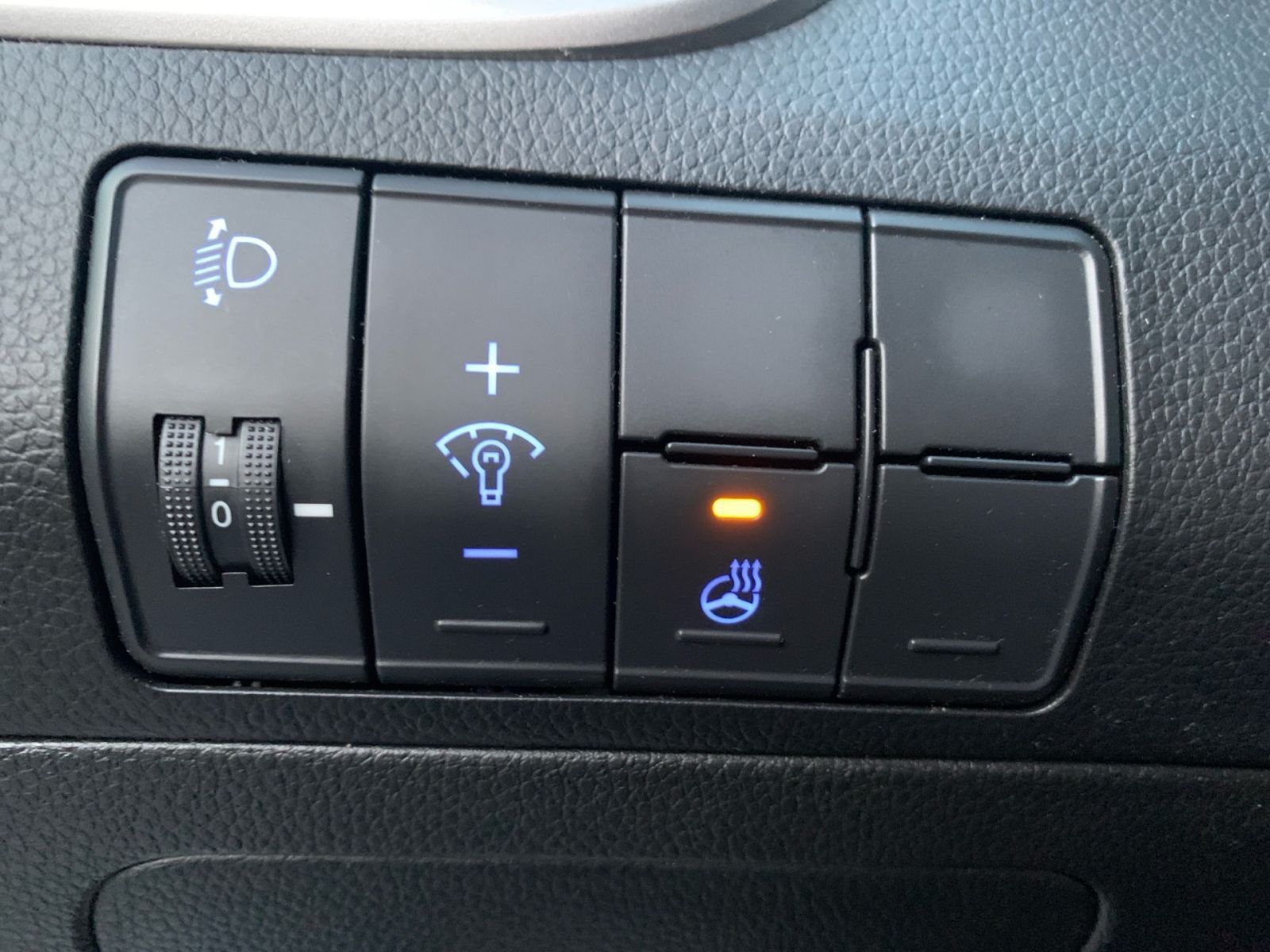 Fahrzeugabbildung Hyundai i30 cw Trend Sitzheizung Einparkhilfe