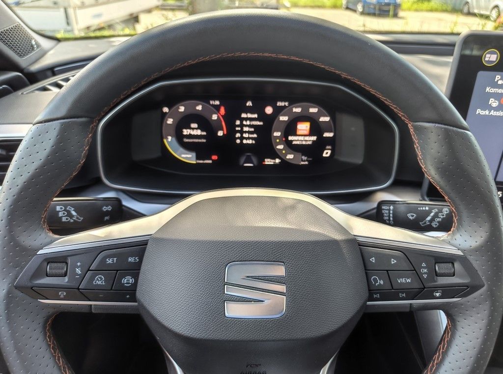 Fahrzeugabbildung SEAT Leon FR 2.0 TDI + Panorama + Fahrschulumbausatz