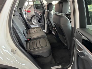 Volkswagen Touareg - 11