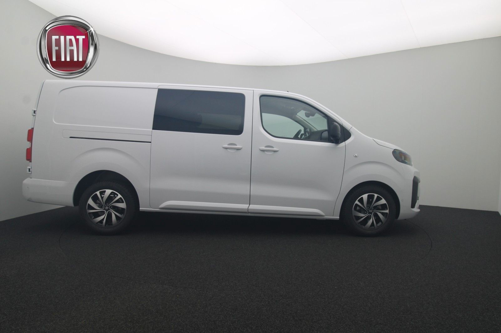 Fahrzeugabbildung Fiat Scudo Multicab Serie 2  L3 2.0 145 MT6 LUXURY