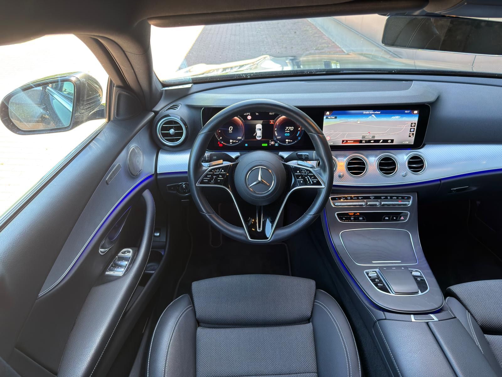 Fahrzeugabbildung Mercedes-Benz E 300 E Lim*Avantgarde*E 300 de 4Matic*360*Burm.