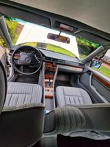 Mercedes-Benz W 124 coupé. E200 - Mercedes-Benz: Coupe, C124