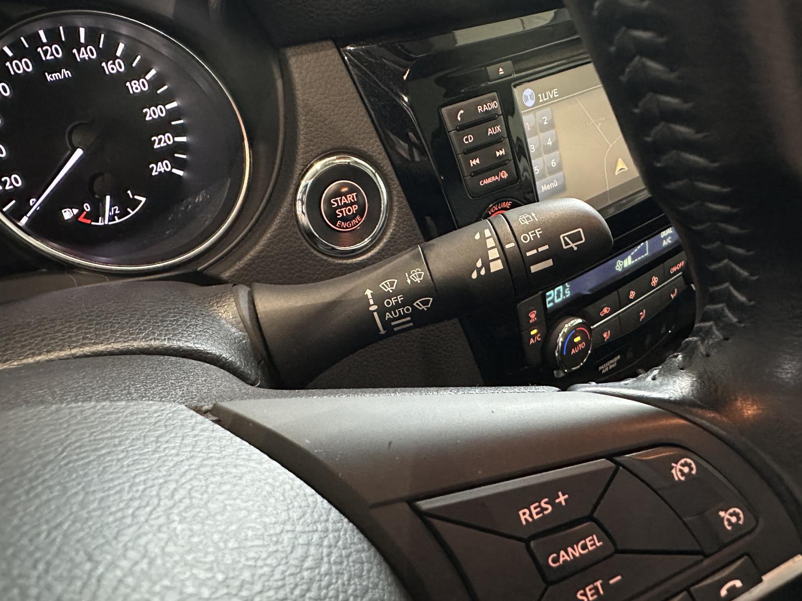Nissan Qashqai *PANO, SPURHALTE, TOTWINKEL, 360GR.*