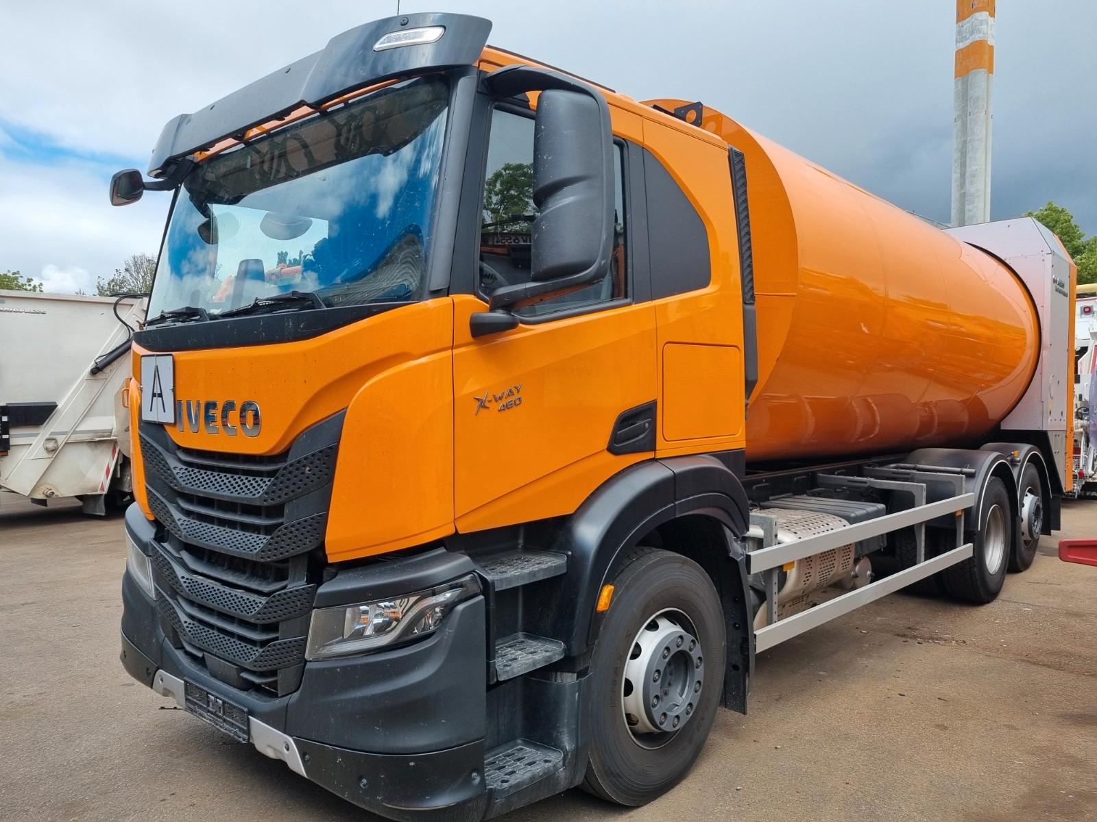 Iveco X-WAY mit FAUN ROTOPRESS 523