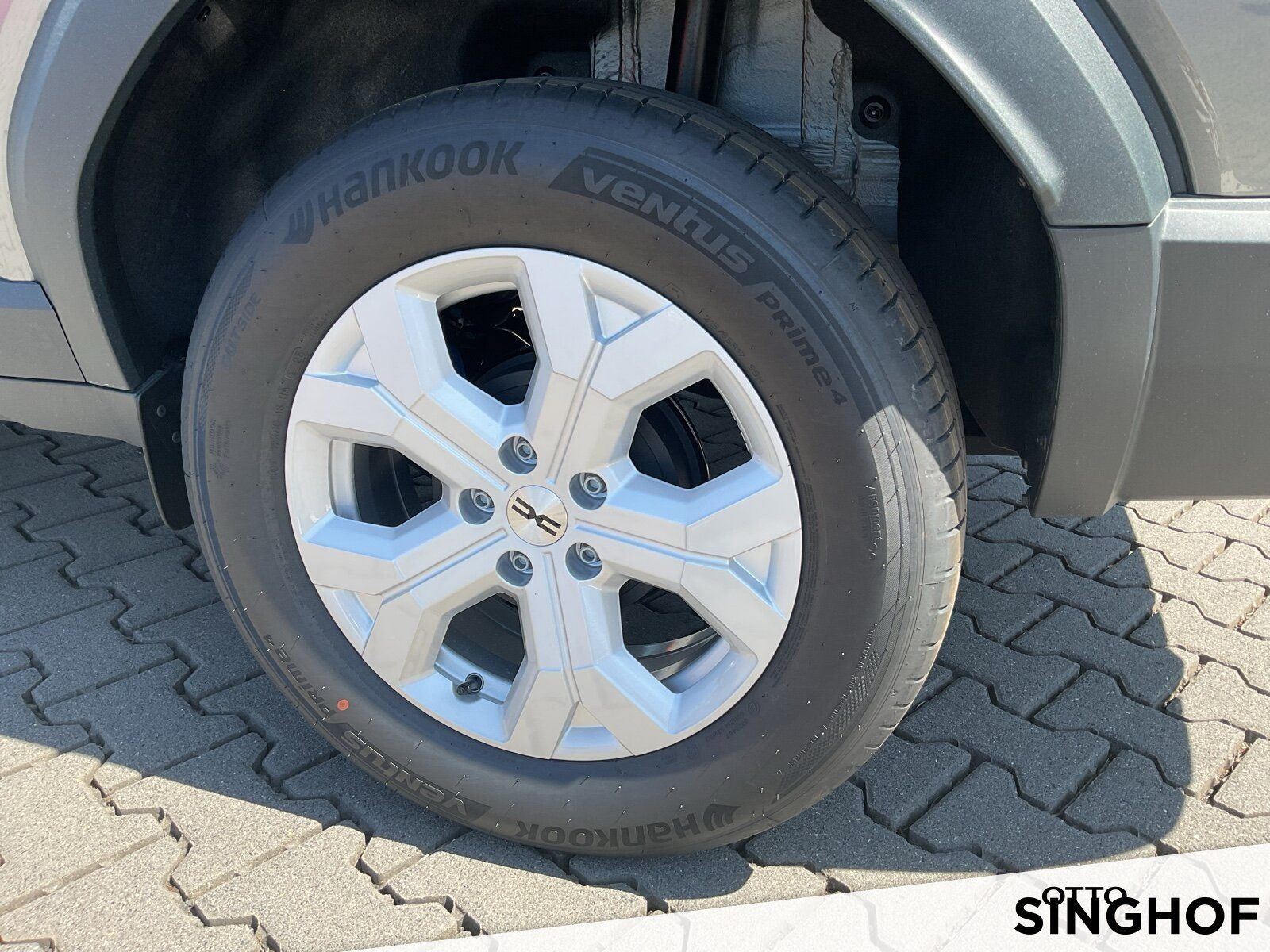 Fahrzeugabbildung Dacia Bigster Essential TCe 140