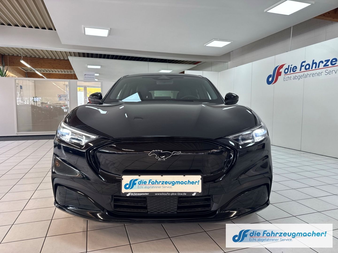 Fahrzeugabbildung Ford Mustang MACH-E Premium AWD Navi Digitales Cockpi