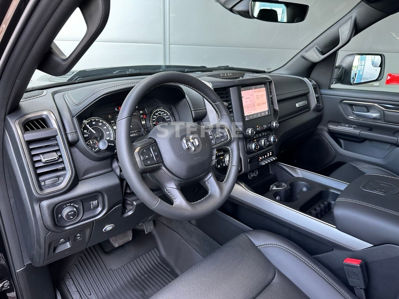 Dodge RAM 1500 REBEL 5,7V8 LPG NIGHT ACC, Luftfed,360°