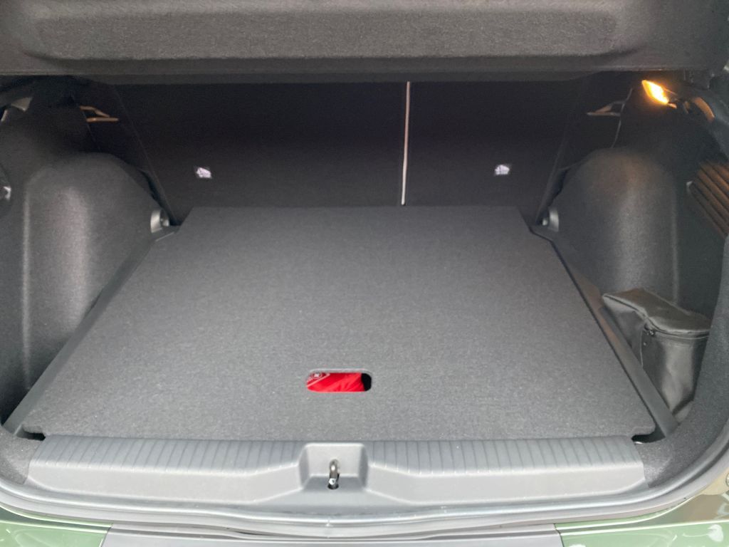 Fahrzeugabbildung Citroën e-C3 Aircross MAX *Winter-Paket*