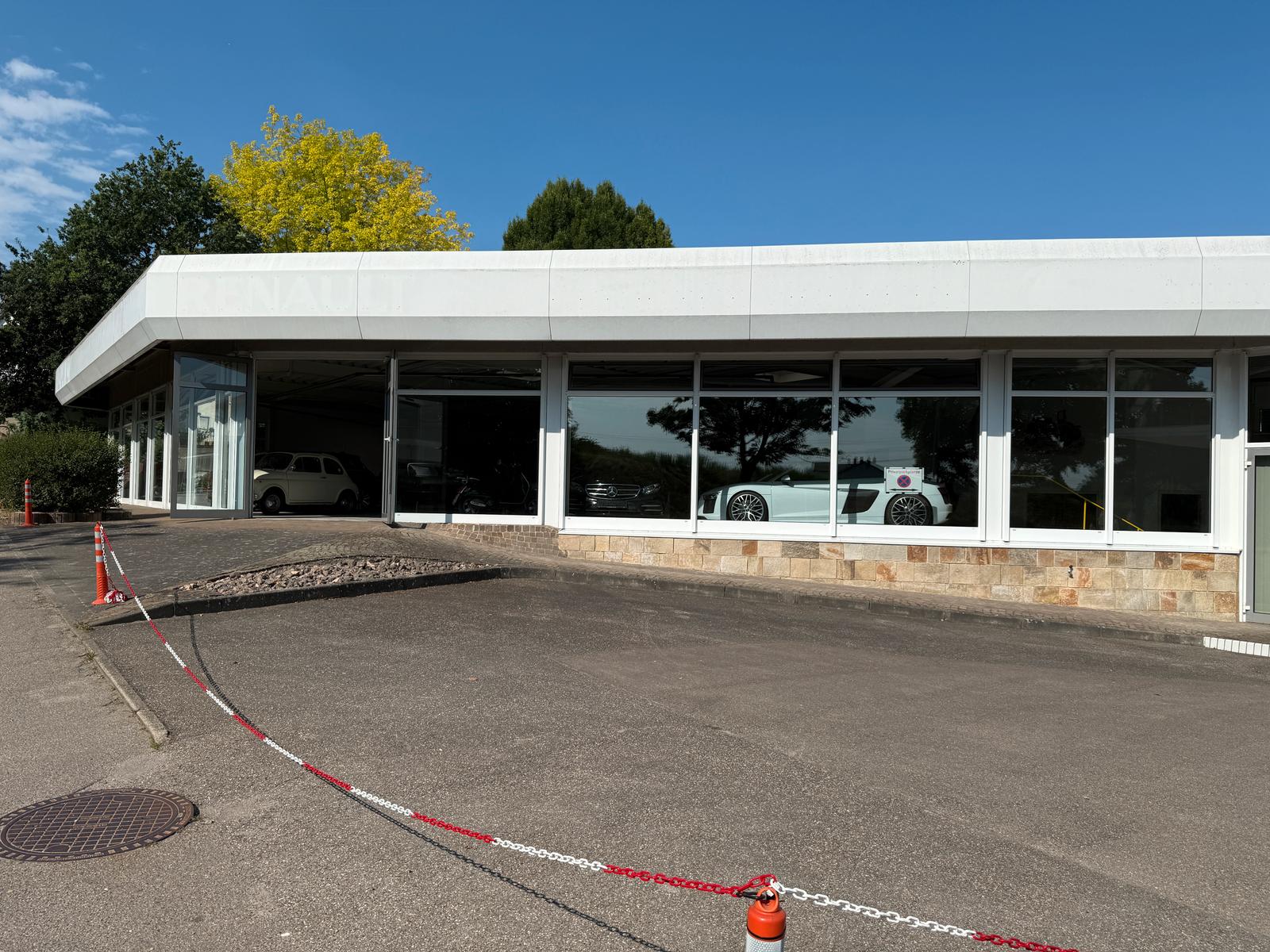 showroom-image-bottom