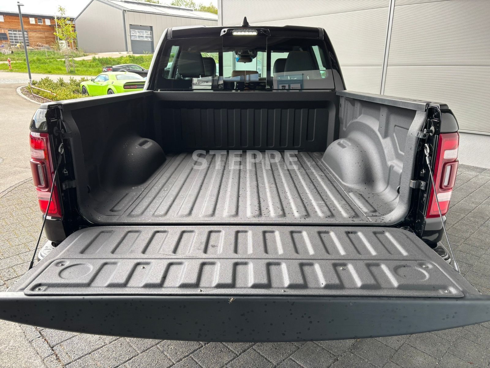 Dodge RAM 1500 5,7 V8 HEMI LONGHORN Luftfed. LPG AHK