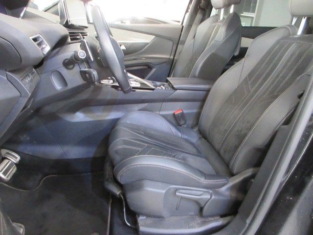 Fahrzeugabbildung Peugeot 5008 GT 1.2T LED/NAVI/SHZ/PDC/R´CAM/7-SITZ/LEDER