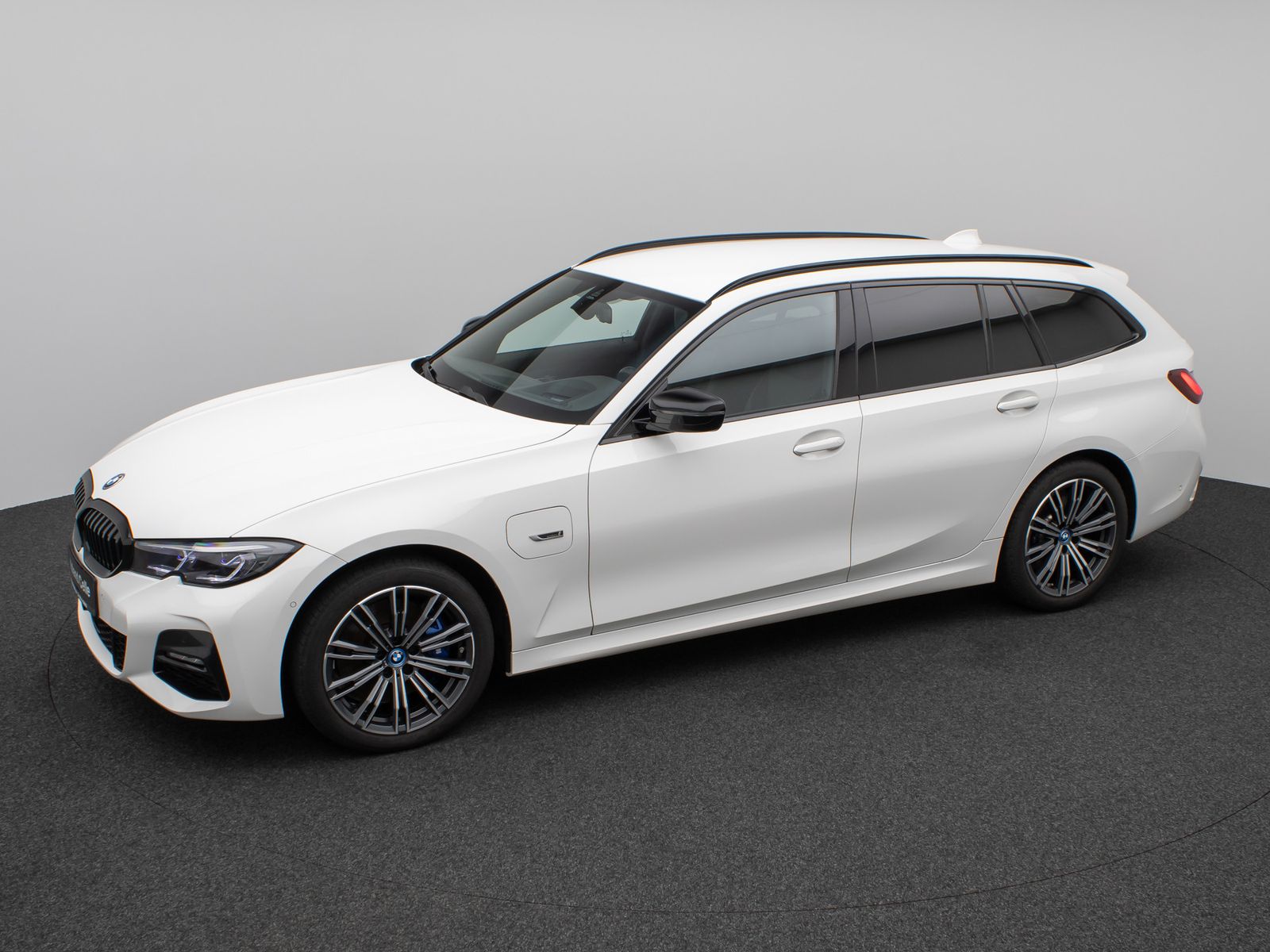 Fahrzeugabbildung BMW 330e M Sport Kamera Laser HUD HiFi AHK Stop&Go