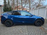 Tesla Model Y SR RWD inkl. Enhanced Autopilot - blaue Tesla Model Y