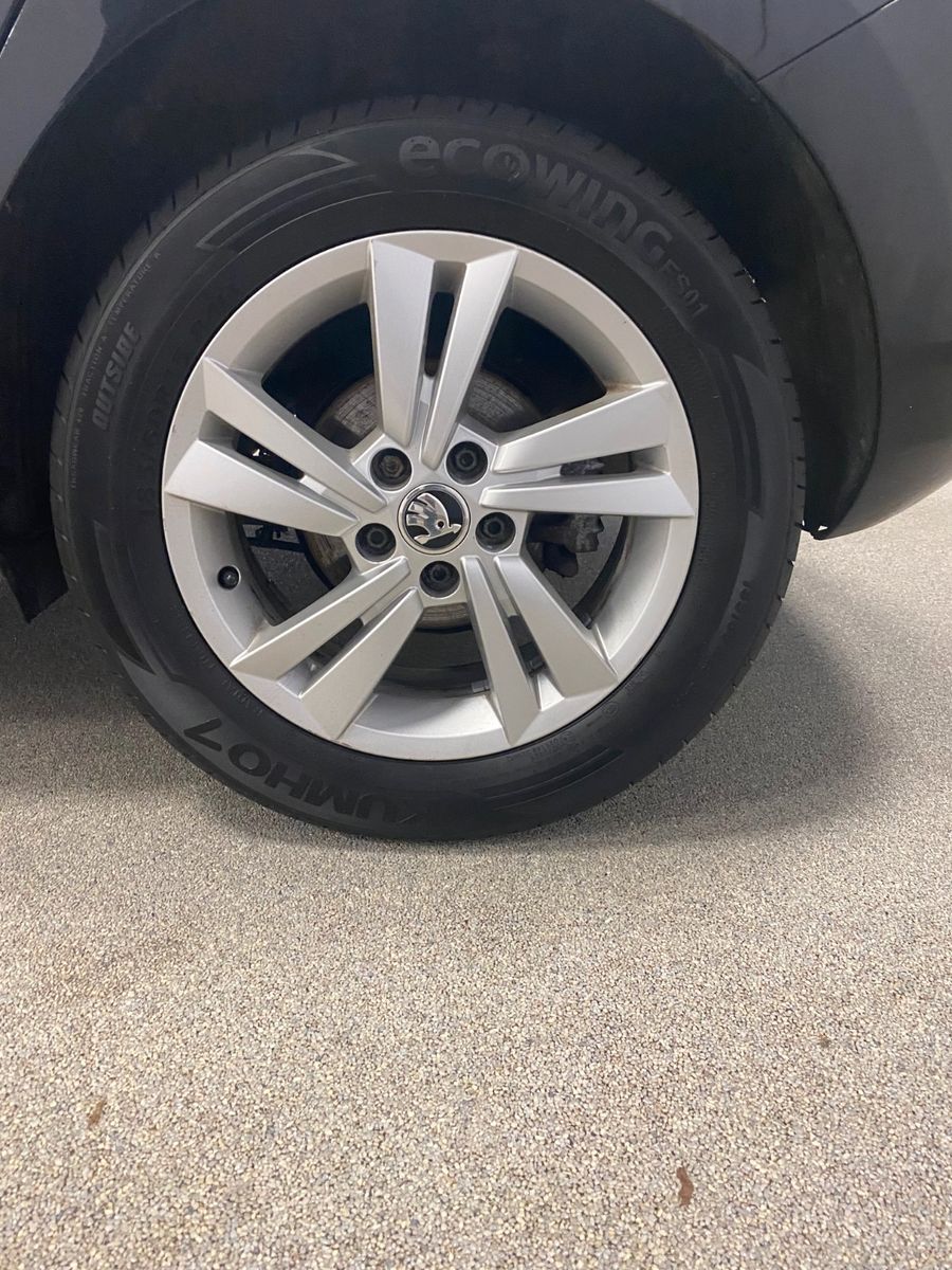 Fahrzeugabbildung SKODA Fabia 1.0 TSI DSG STYLE+Kamera+Mirror Link+ALU+