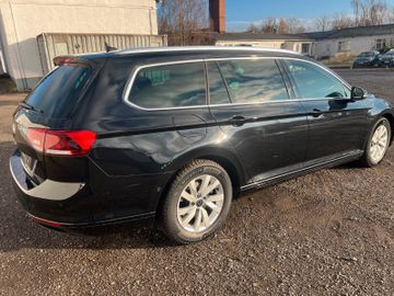 Volkswagen Passat - 4