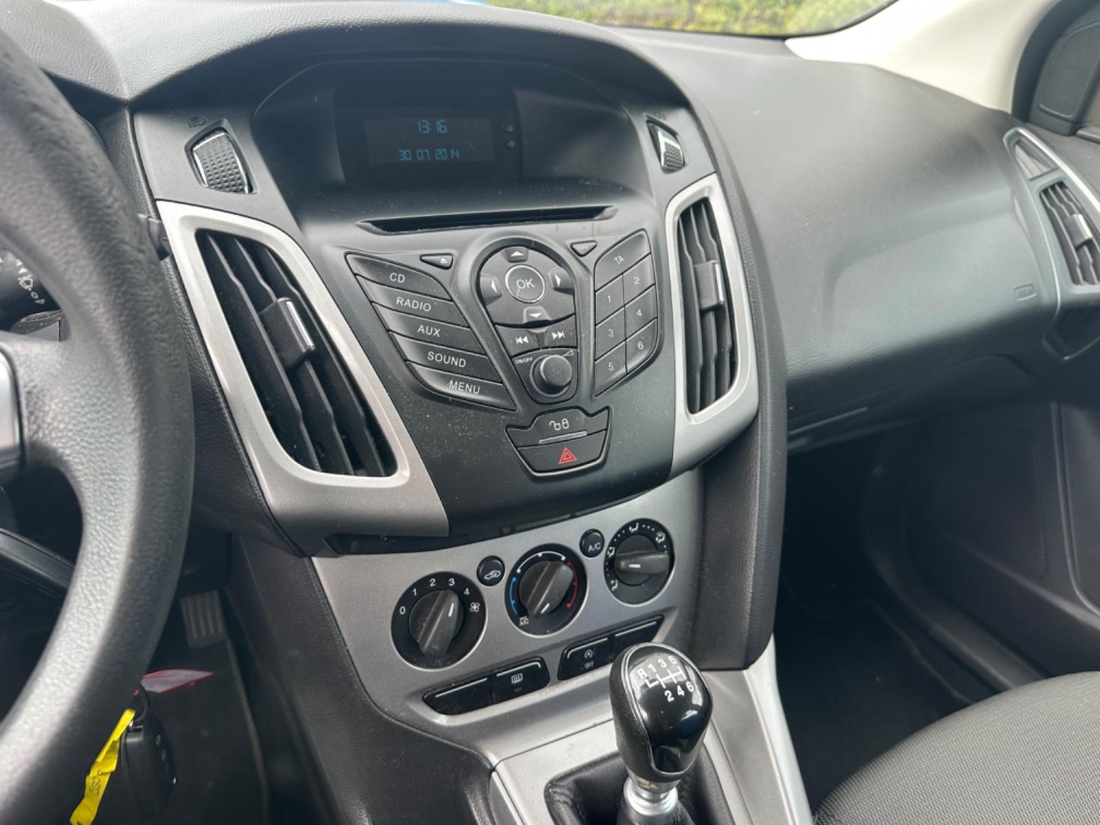 Ford Focus 2013 — photo 15
