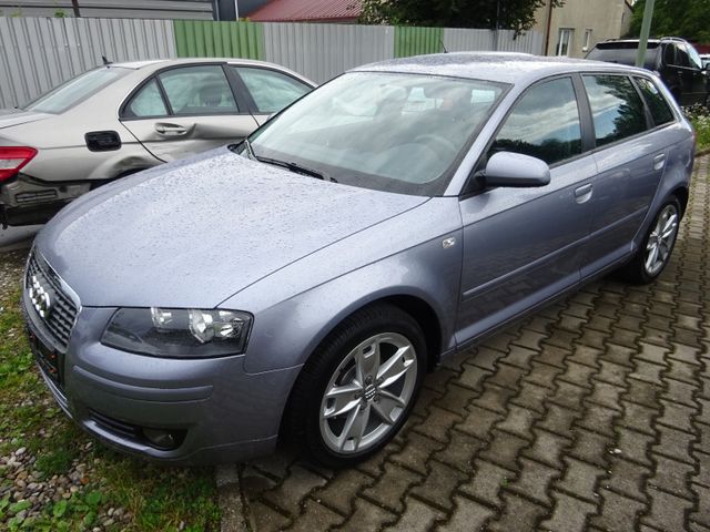 Audi A3 1.6 Automatik Attraction Sportback