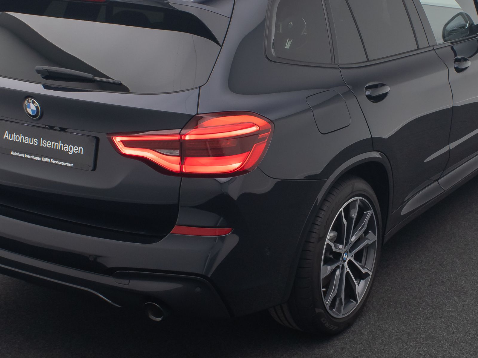 Fahrzeugabbildung BMW X3 xD20d M Sport HUD DAB HiFi Panorama 20Zoll