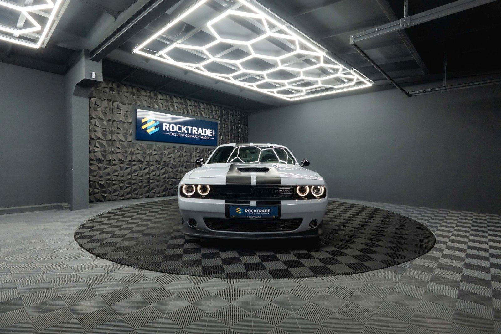 Fahrzeugabbildung Dodge Challenger 5.7 V8 R/T SRT Performance 6-Gang 19%