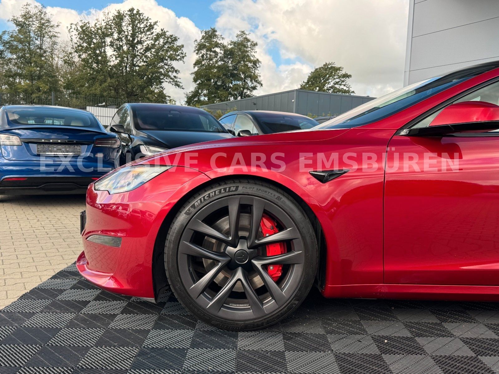 Tesla MODEL S PLAID | ULTRA RED | FULL SELF DRIVE 4| imagem 3