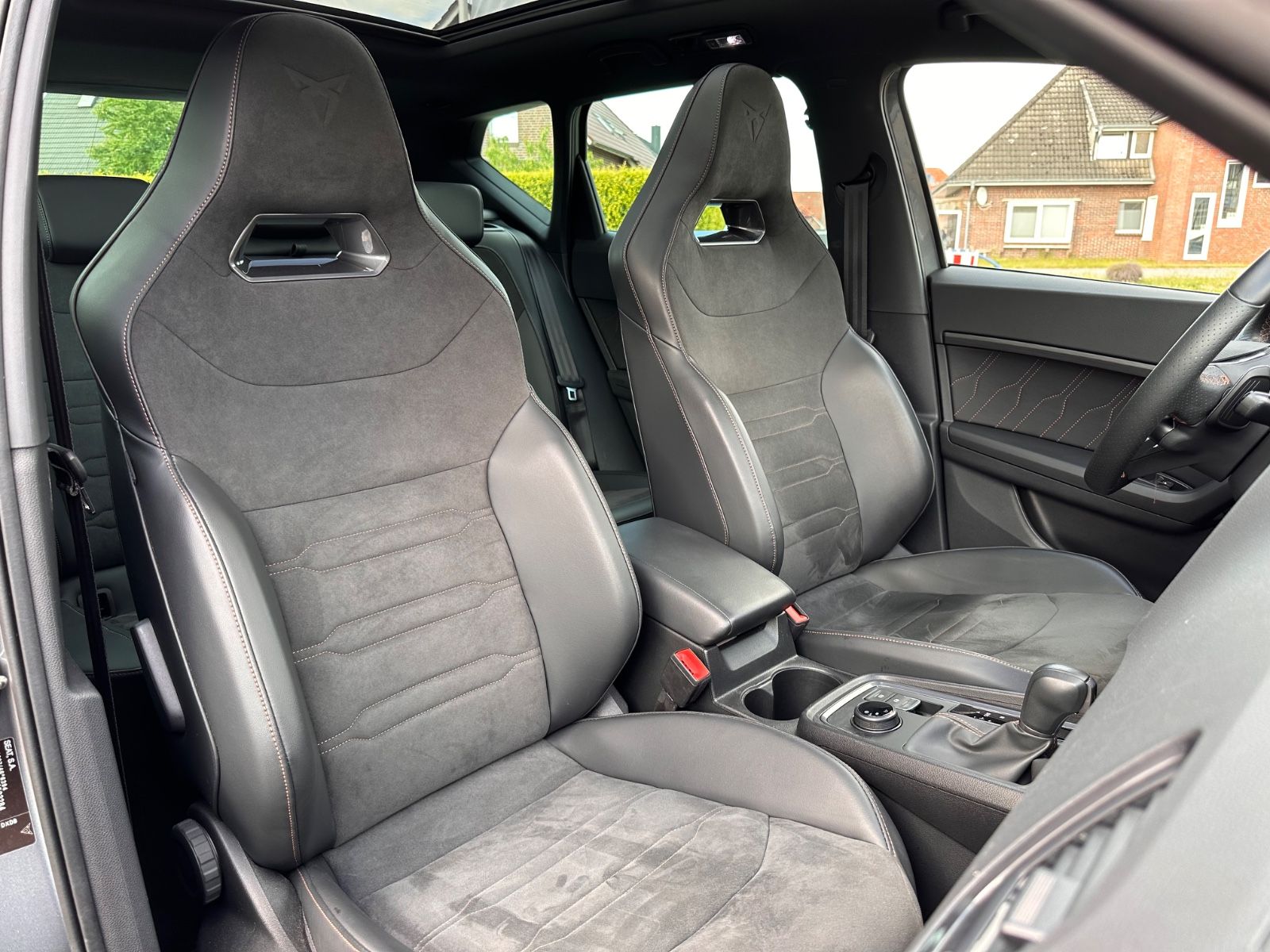 Fahrzeugabbildung CUPRA Ateca 1.5 TSI DSG Pano/ACC/Navi/LED/SHZG/Travel