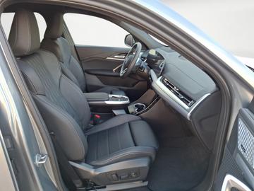 2025 BMW IX2 缩略图 15