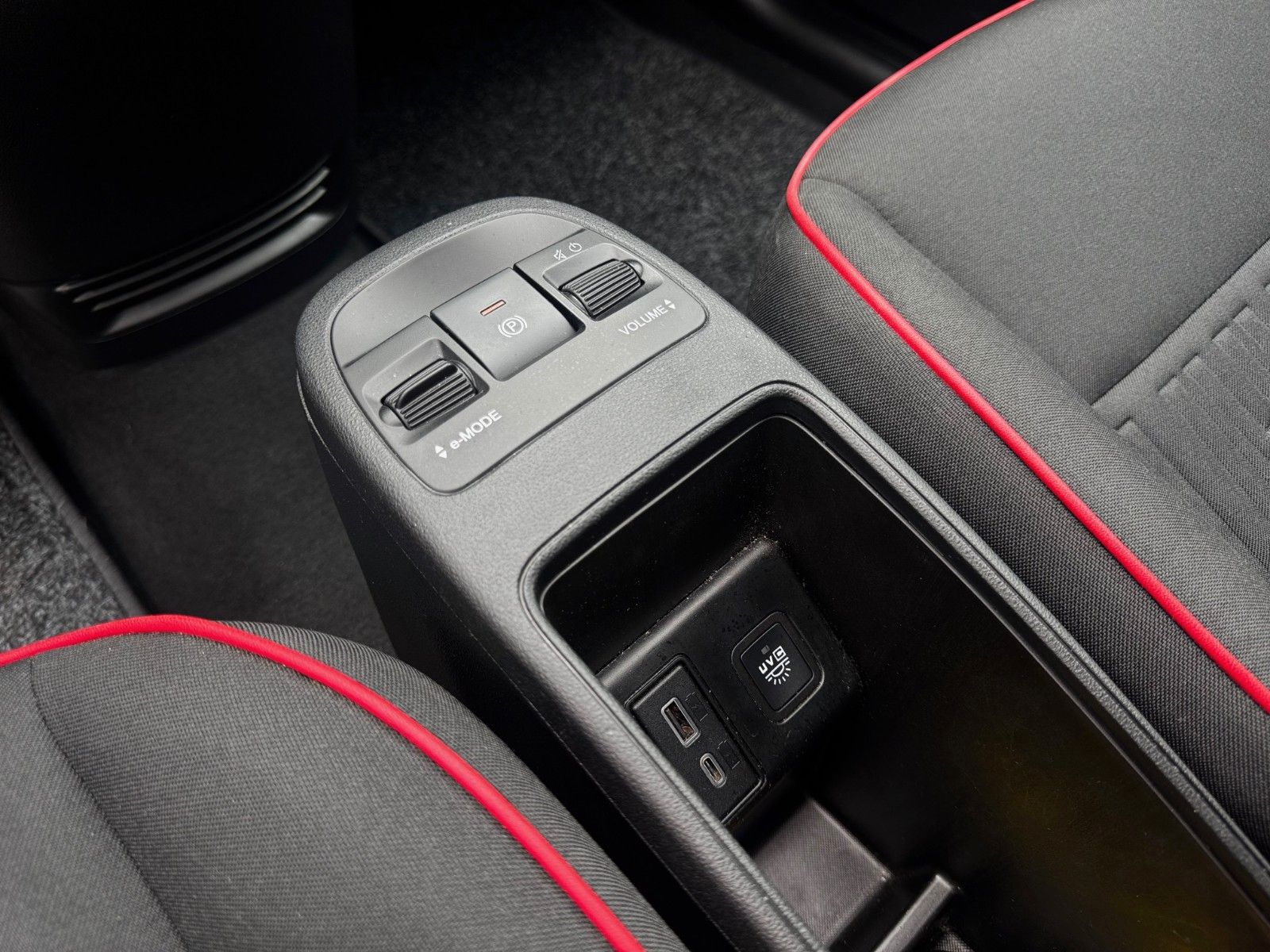 Fahrzeugabbildung Fiat Neuer 500E Cabrio (RED) NAVI KAMERA SITZHEIZUNG