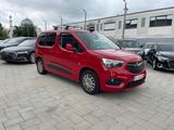 Opel Combo Life E Edition mit Panoramadach - rote Opel Combo