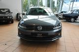 Volkswagen Jetta VI Basis BMT+Kamera+CarPlay+SHZ+PDC+ - Volkswagen Jetta: Limousine