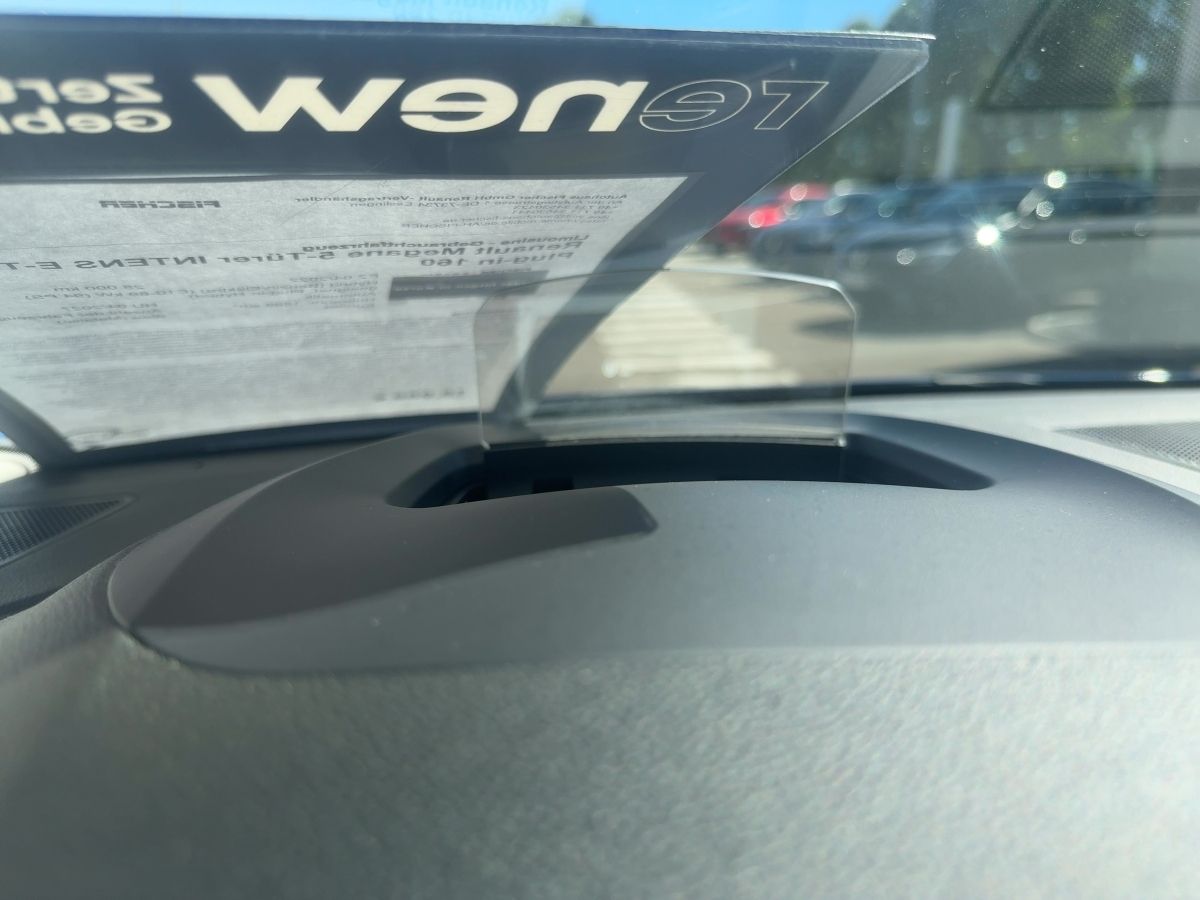 Fahrzeugabbildung Renault Megane 5-Türer INTENS E-TECH Plug-in 160
