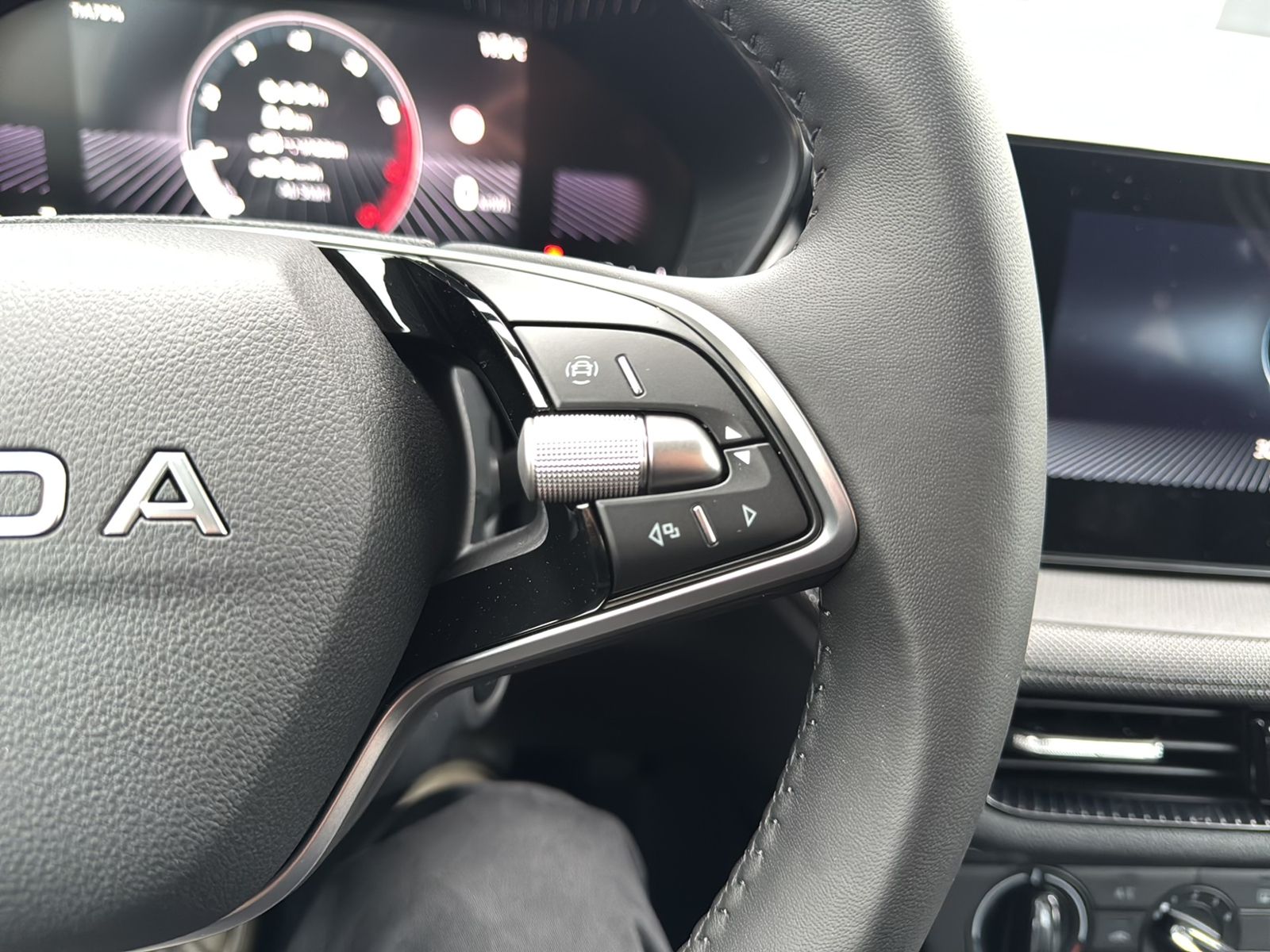 Fabia 1.0 TSI Selection, Vorbereitung AHK, LED,