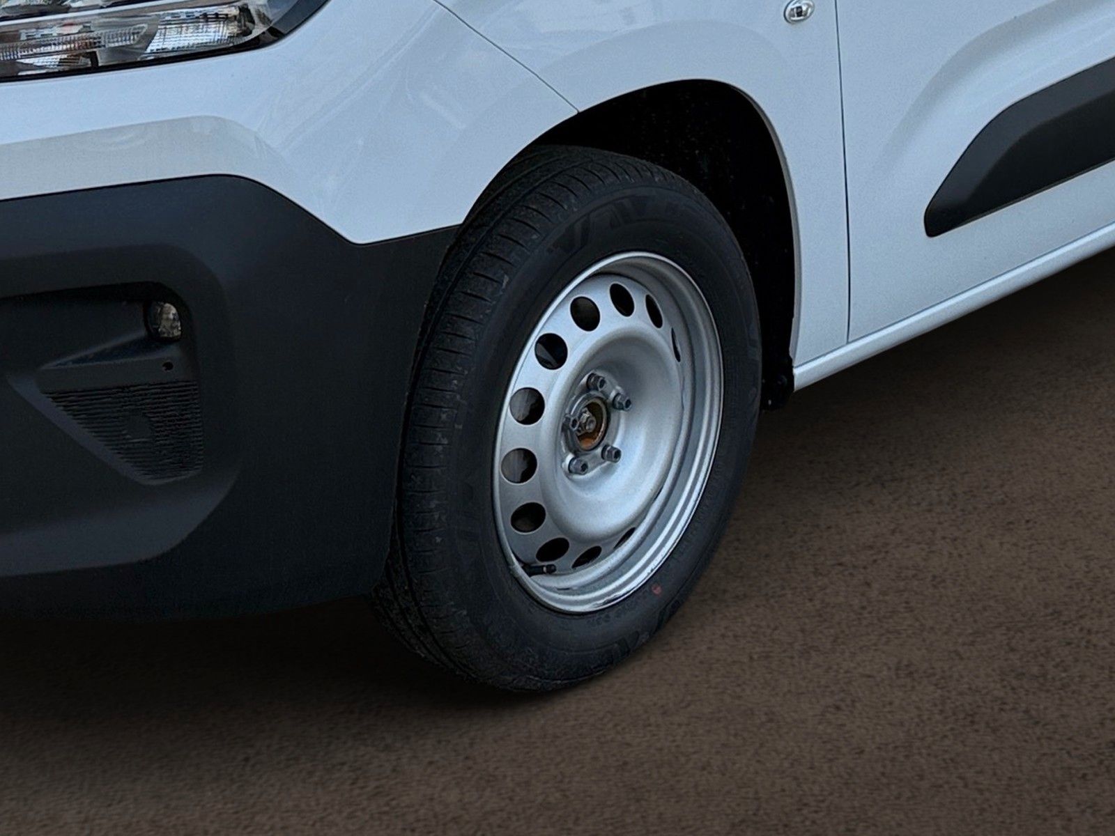 Fahrzeugabbildung Citroën Berlingo Kastenwagen XL Diesel 130 Automatk