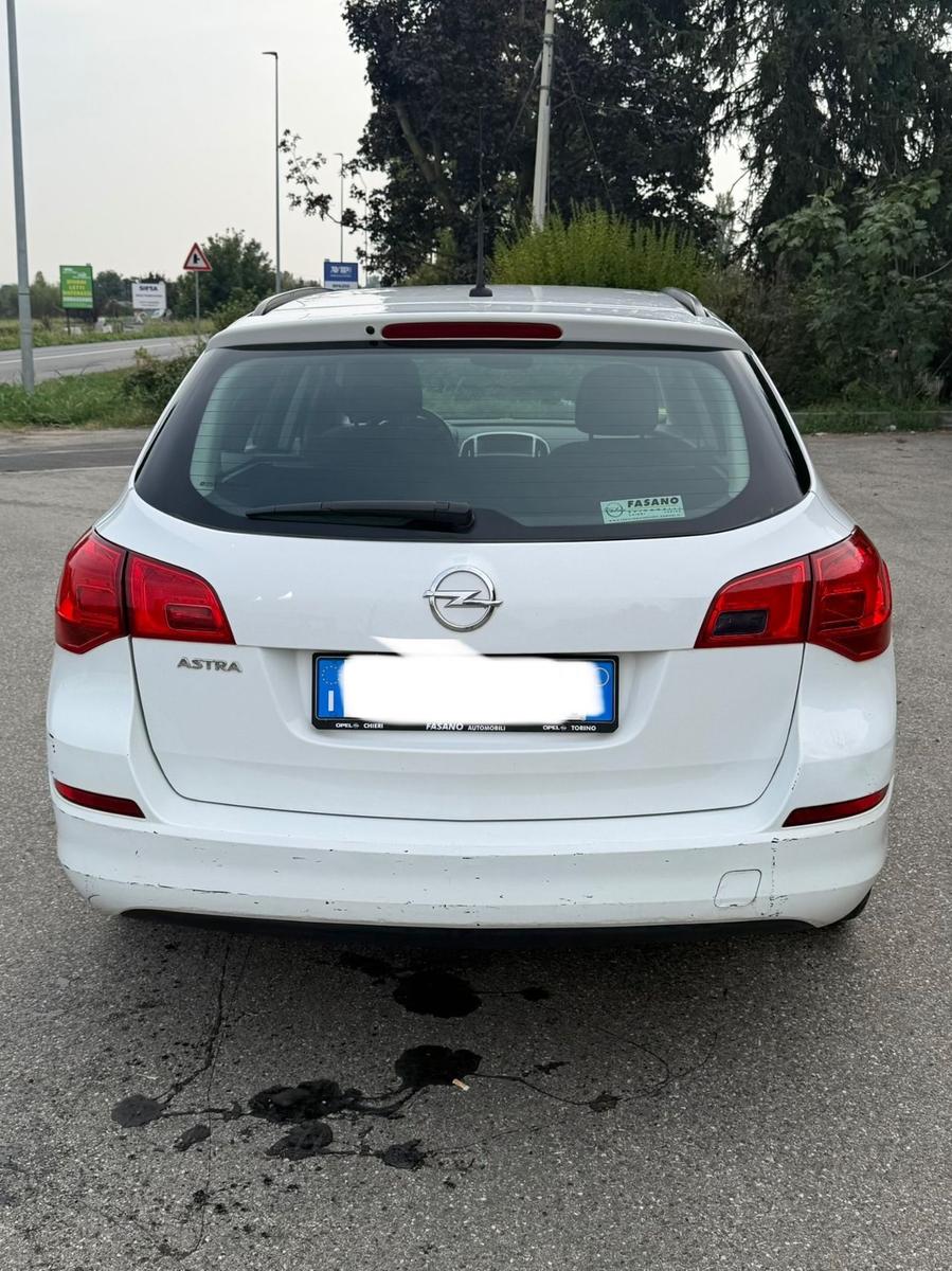 Opel Astra 2011 — двигун 1.398 cm³, 101 HP (74kW)