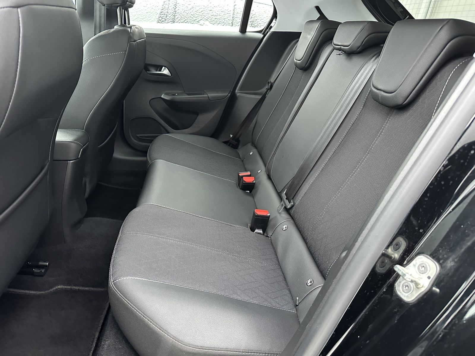 Fahrzeugabbildung Opel Corsa 5-Türer 1.2 Elegance Aut. NAV+LED+ACC+1HD