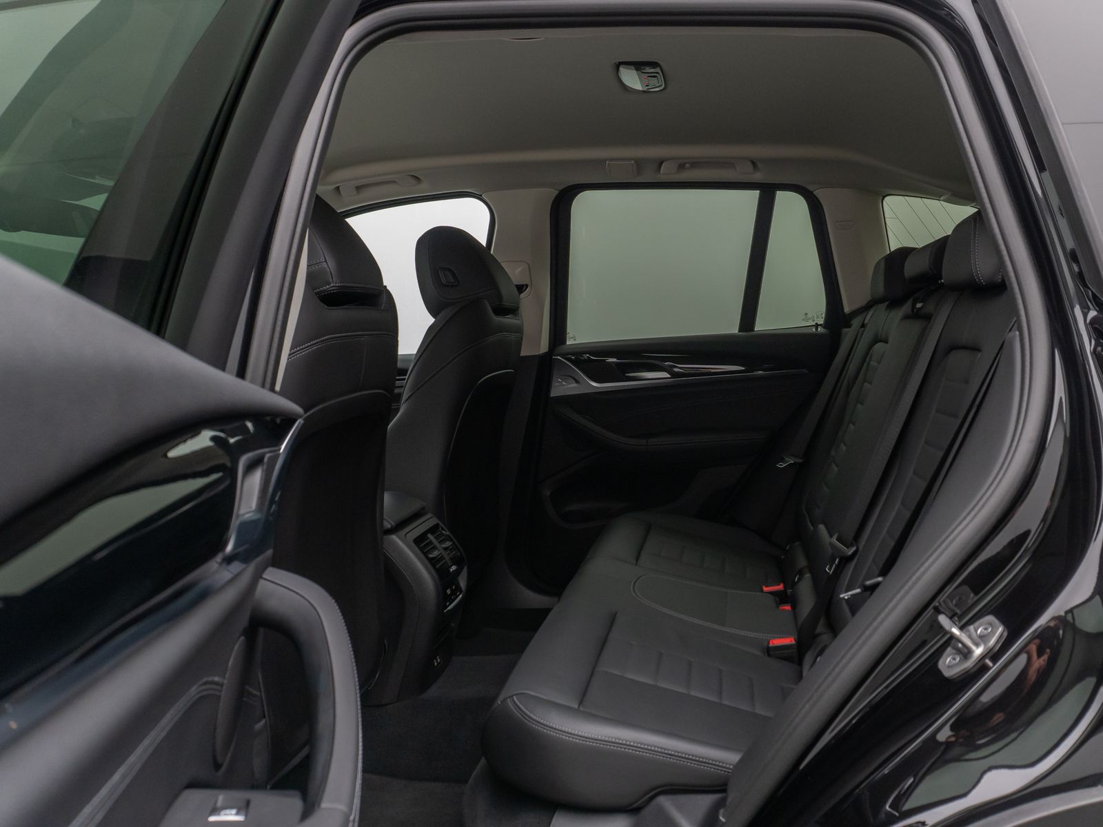 Fahrzeugabbildung BMW X3 xD30e Kamera HUD DAB HiFi AHK Sport 19Zoll