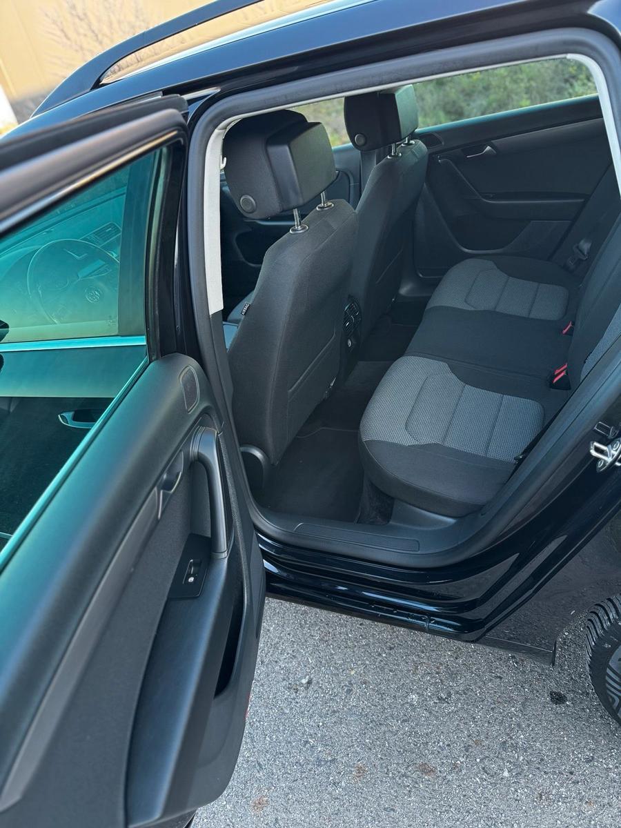 Volkswagen Passat 2012 — photo 14