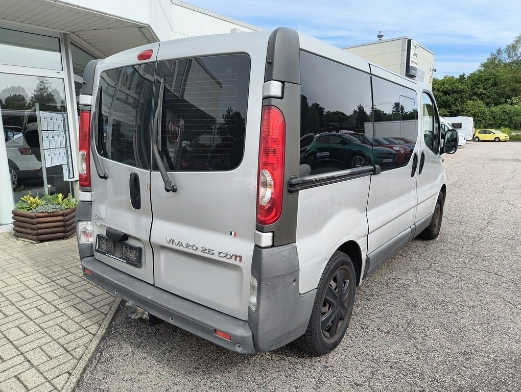 Fahrzeugabbildung Opel Vivaro L1H1 2,9t DPF (145 PS) 9 Sitze
