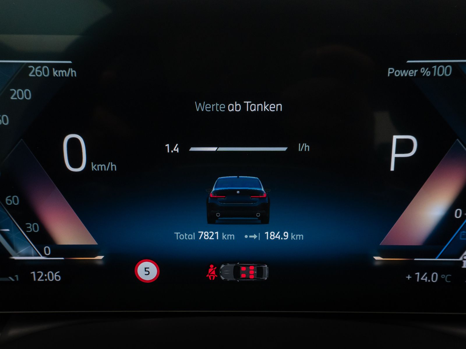 Fahrzeugabbildung BMW 318i Kamera Widscreen DAB Alarm Sportlenkrad LED