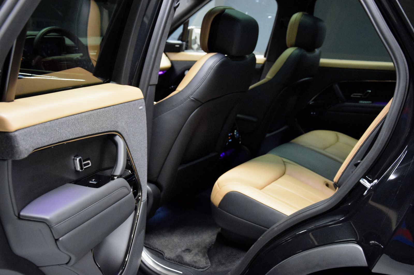 Fahrzeugabbildung Land Rover Range Rover Sport D350 Autobiography SV Bespoke