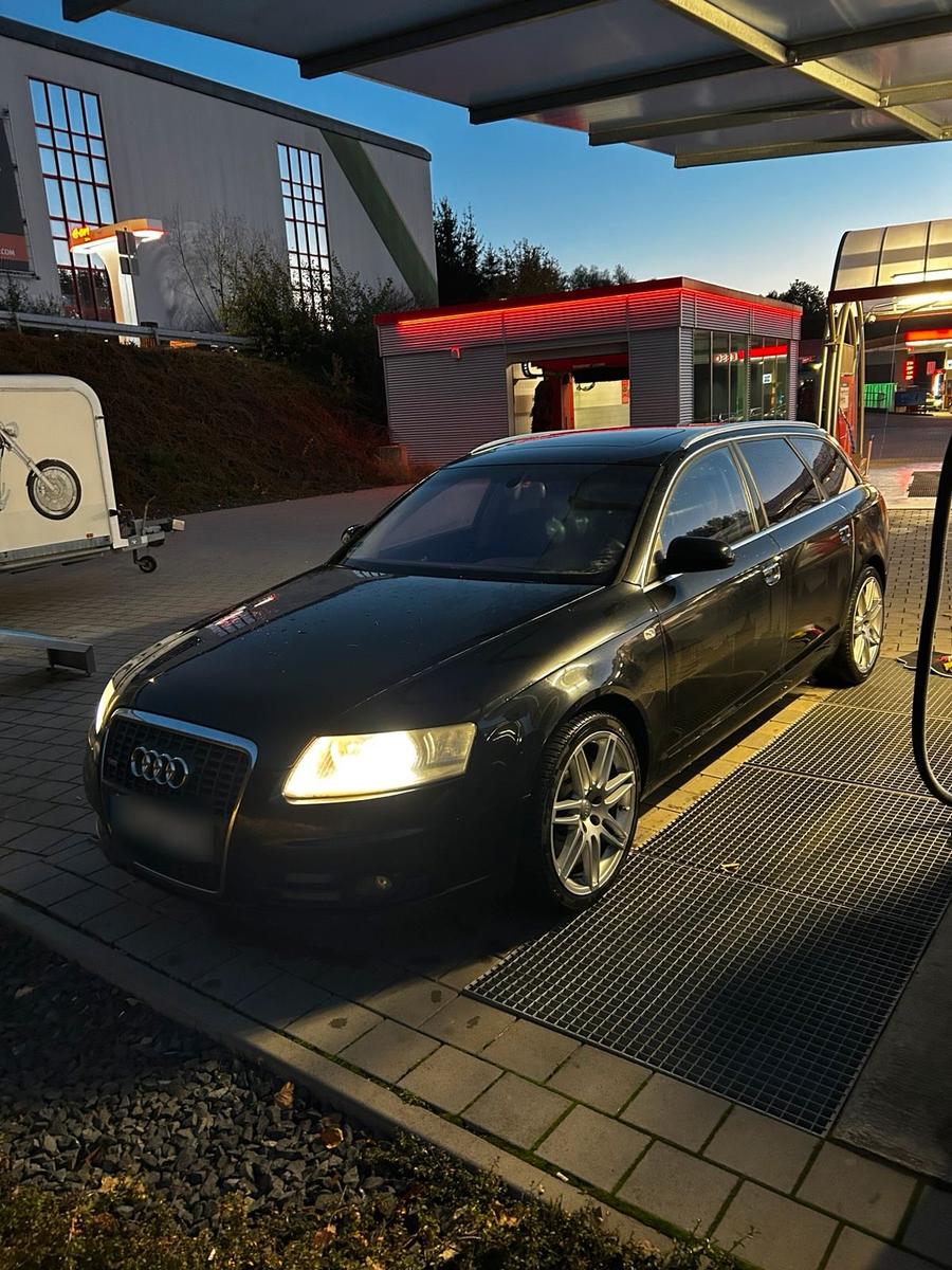 Audi A6 2005 — салон